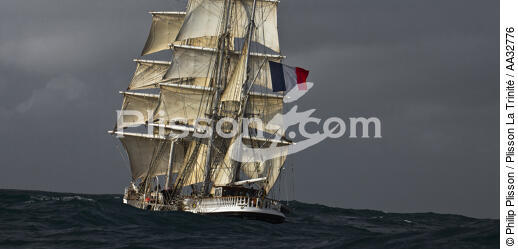 The Belem between Groix and Belle-Ile [AT] - © Philip Plisson / Plisson La Trinité / AA32776 - Photo Galleries - Tall ships
