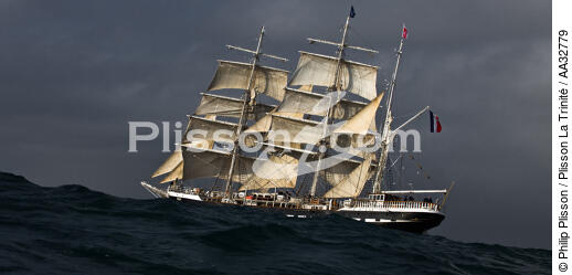 The Belem between Groix and Belle-Ile [AT] - © Philip Plisson / Plisson La Trinité / AA32779 - Photo Galleries - Three-masted ship