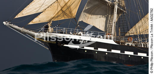 The Belem between Groix and Belle-Ile [AT] - © Philip Plisson / Plisson La Trinité / AA32782 - Photo Galleries - Tall ships