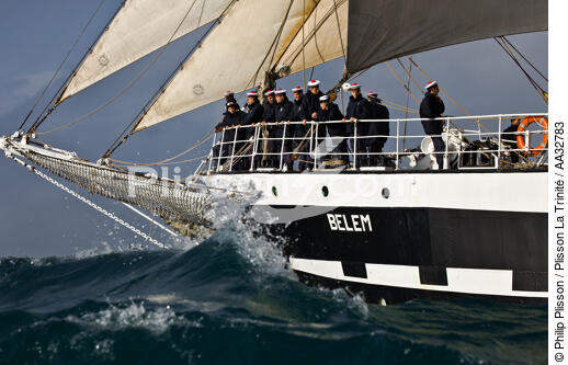 The Belem between Groix and Belle-Ile [AT] - © Philip Plisson / Plisson La Trinité / AA32783 - Photo Galleries - Three masts
