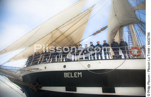 The Belem between Groix and Belle-Ile [AT] - © Philip Plisson / Plisson La Trinité / AA32786 - Photo Galleries - Three masts