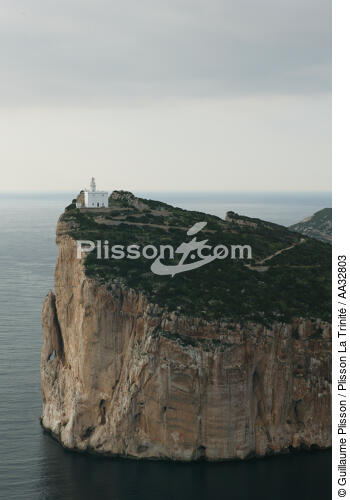 The lighthouse of Capo Caccia in Sardinia [AT] - © Guillaume Plisson / Plisson La Trinité / AA32803 - Photo Galleries - Cliff
