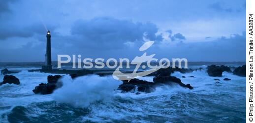 La tempête Joachim sur les côtes bretonnes. - © Philip Plisson / Plisson La Trinité / AA32874 - Nos reportages photos - Phare [29]