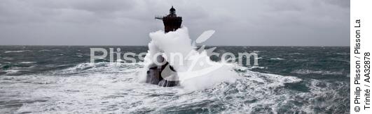 The storm Joachim on the Brittany coast. [AT] - © Philip Plisson / Plisson La Trinité / AA32878 - Photo Galleries - Lighthouse [29]