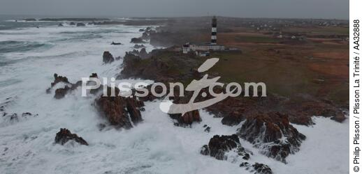 La tempête Joachim sur les côtes bretonnes. - © Philip Plisson / Plisson La Trinité / AA32888 - Nos reportages photos - Phare [29]