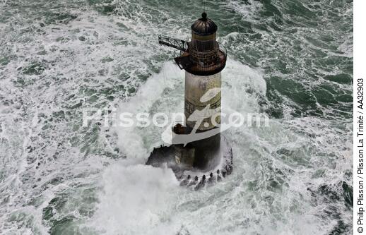 The storm Joachim on the Brittany coast. [AT] - © Philip Plisson / Plisson La Trinité / AA32903 - Photo Galleries - French Lighthouses
