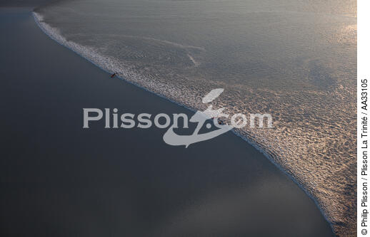 Tidal bore in the Bay of Mont Saint-Michel [AT] - © Philip Plisson / Plisson La Trinité / AA33105 - Photo Galleries - Low tide