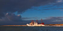 L'épave du TK Bremen, pleine mer. © Philip Plisson / Plisson La Trinité / AA33135 - Nos reportages photos - Pollution