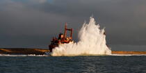 The wreck of TK Bremen, the open sea [AT] © Philip Plisson / Plisson La Trinité / AA33139 - Photo Galleries - Running aground
