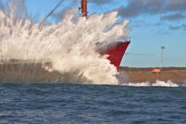The wreck of TK Bremen, the open sea [AT] © Philip Plisson / Plisson La Trinité / AA33143 - Photo Galleries - Running aground