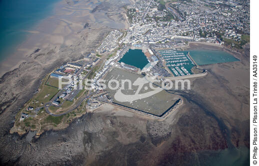 Granville - © Philip Plisson / Plisson La Trinité / AA33149 - Nos reportages photos - Port