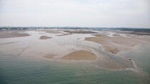 Big low tide on le Men Du beach © Philip Plisson / Plisson La Trinité / AA33188 - Photo Galleries - Low tide