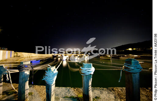 Port Racine - © Philip Plisson / Plisson La Trinité / AA33198 - Nos reportages photos - Ville [50]