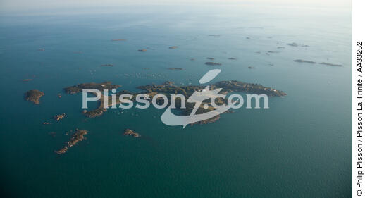 Chausey - © Philip Plisson / Plisson La Trinité / AA33252 - Nos reportages photos - Marée haute