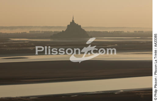 Mont-Saint-Michel bay - © Philip Plisson / Plisson La Trinité / AA33385 - Photo Galleries - Low tide