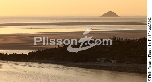 Mont-Saint-Michel bay tidal bore - © Philip Plisson / Plisson La Trinité / AA33403 - Photo Galleries - Tidal bore