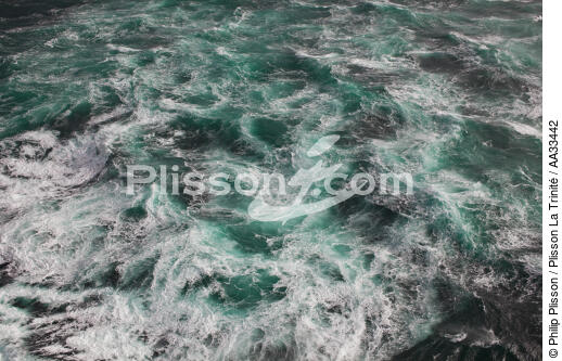 La Mer - © Philip Plisson / Plisson La Trinité / AA33442 - Nos reportages photos - Mer d'Iroise