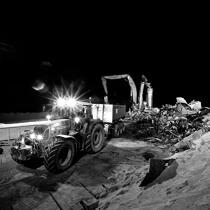 Fin du chantier de déconstruction du cargo TK Bremen sur la plage d'Erdeven © Guillaume Plisson / Plisson La Trinité / AA33466 - Nos reportages photos - Erdeven