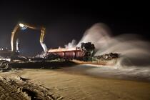 Fin du chantier de déconstruction du cargo TK Bremen sur la plage d'Erdeven © Guillaume Plisson / Plisson La Trinité / AA33468 - Nos reportages photos - Ville [56]