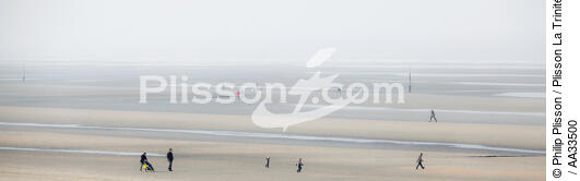 On the beach in Le Touquet - © Philip Plisson / Plisson La Trinité / AA33500 - Photo Galleries - Child