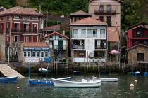 Pasajes chanel © Philip Plisson / Plisson La Trinité / AA33569 - Photo Galleries - Town [Basque Country]