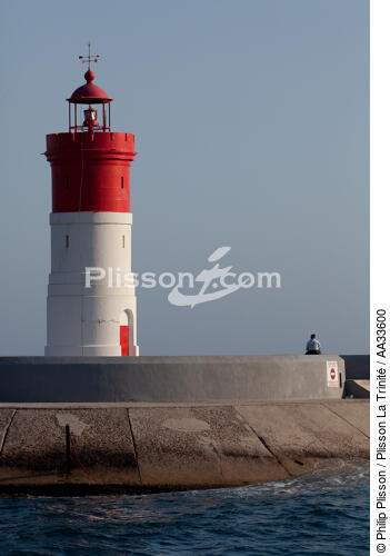 Carthagène - © Philip Plisson / Plisson La Trinité / AA33600 - Photo Galleries - Harbour light