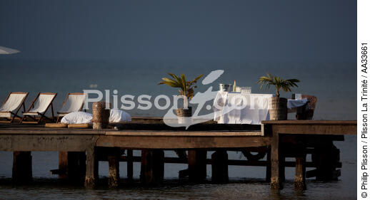 Princesse Bora hotel on Sainte-Marie island - © Philip Plisson / Plisson La Trinité / AA33661 - Photo Galleries - Ponton