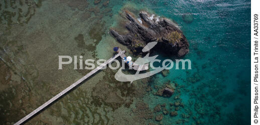L'île Sainte-Marie - © Philip Plisson / Plisson La Trinité / AA33769 - Nos reportages photos - Ponton