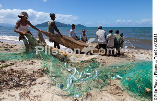 Senne sur la plage de Moroantsetra - © Philip Plisson / Plisson La Trinité / AA33883 - Nos reportages photos - Materiel de pêche