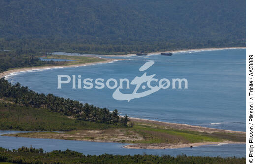 Helandranon Antongila bay, Madagascar. - © Philip Plisson / Plisson La Trinité / AA33889 - Photo Galleries - River