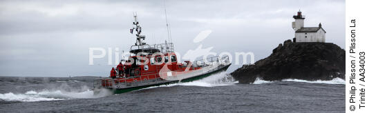 Lifeboat from Sein island - © Philip Plisson / Plisson La Trinité / AA34003 - Photo Galleries - Sein [The Island of]