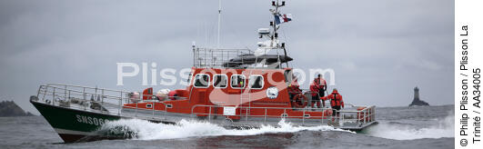 Lifeboat from Sein island - © Philip Plisson / Plisson La Trinité / AA34005 - Photo Galleries - Lifeboat society