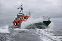 Lifeboat from Sein island © Philip Plisson / Plisson La Trinité / AA34007 - Photo Galleries - Lifesaving at sea