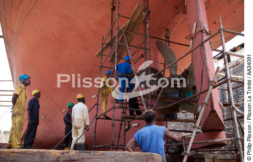 Diégo-Suarez - © Philip Plisson / Plisson La Trinité / AA34091 - Nos reportages photos - Chantier naval