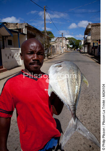 Diégo-Suarez - © Philip Plisson / Plisson La Trinité / AA34104 - Nos reportages photos - Pêcheur