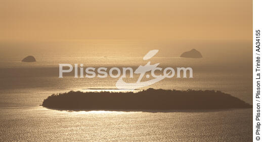 The Mistio archipelago - © Philip Plisson / Plisson La Trinité / AA34155 - Photo Galleries - Light