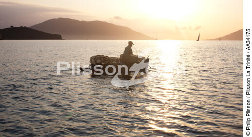 Nosy-Be - © Philip Plisson / Plisson La Trinité / AA34175 - Nos reportages photos - Materiel de pêche