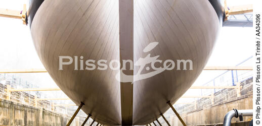 The Hermione - © Philip Plisson / Plisson La Trinité / AA34396 - Photo Galleries - Elements of boat