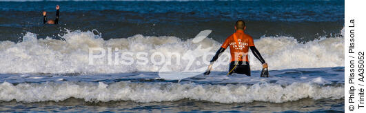 The lifeguards on the beach in Gironde - © Philip Plisson / Plisson La Trinité / AA35052 - Photo Galleries - Lifeboat society