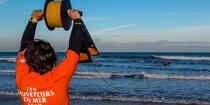 The lifeguards on the beach in Gironde © Philip Plisson / Plisson La Trinité / AA35083 - Photo Galleries - Lifeboat society