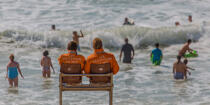 The lifeguards on the beach in Gironde © Philip Plisson / Plisson La Trinité / AA35091 - Photo Galleries - People