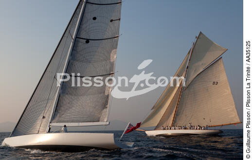 Ciao Gianni bord à bord avec Tuiga - © Guillaume Plisson / Plisson La Trinité / AA35125 - Nos reportages photos - Monocoque de course