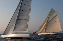 Ciao Gianni bord à bord avec Tuiga © Guillaume Plisson / Plisson La Trinité / AA35125 - Nos reportages photos - Monocoque de course