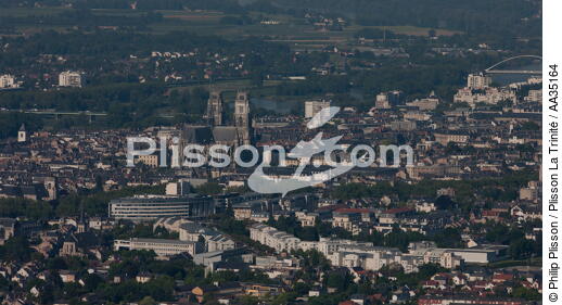 Orléans view of the sky - © Philip Plisson / Plisson La Trinité / AA35164 - Photo Galleries - Cathedral