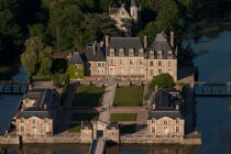 Le château de la Ferté Saint Aubin © Philip Plisson / Plisson La Trinité / AA35178 - Nos reportages photos - Monument historique