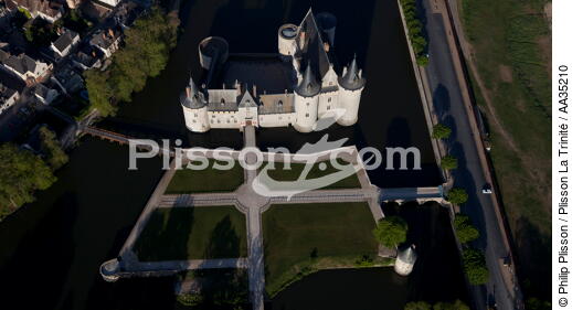 Sully sur Loire castle - © Philip Plisson / Plisson La Trinité / AA35210 - Photo Galleries - Historical monument