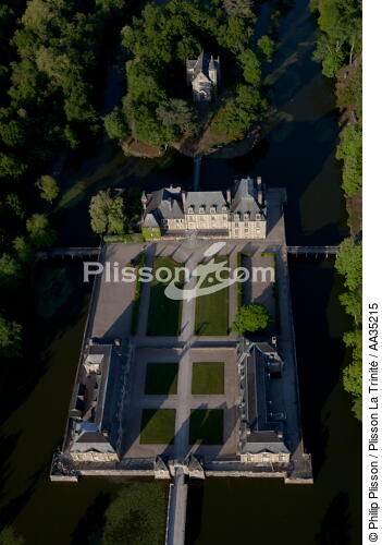 Le château de la Ferté - © Philip Plisson / Plisson La Trinité / AA35215 - Nos reportages photos - Ville (45)