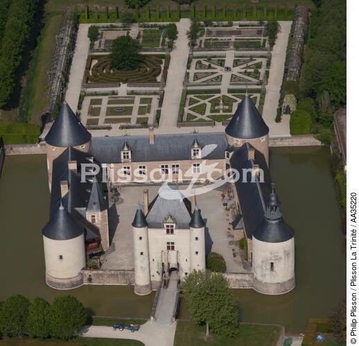 Chamerolles castle - © Philip Plisson / Plisson La Trinité / AA35220 - Photo Galleries - Castle