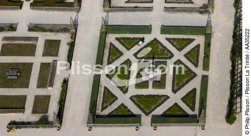 Les jardins du château de Chamerolles - © Philip Plisson / Plisson La Trinité / AA35222 - Nos reportages photos - Château