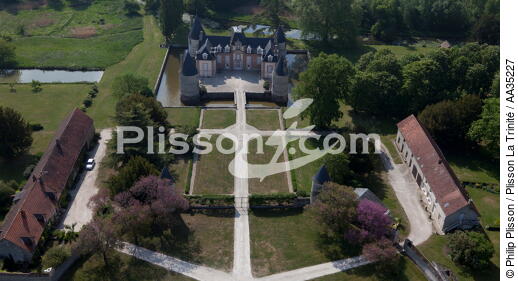 Le Loiret vue du ciel - © Philip Plisson / Plisson La Trinité / AA35227 - Nos reportages photos - Château
